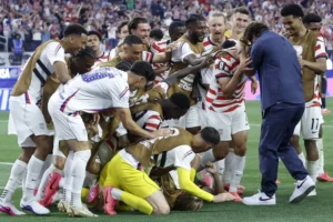 EUA estreiam na Copa em casa com 'atropelo' sobre o Paraguai