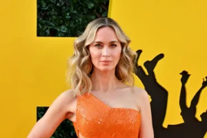 Emily Blunt rejeita uso de IA para criar voz alienígena em filme de Spielberg