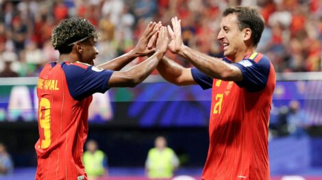 Espanha desencanta e vence a 1ª na Copa goleando a Arábia Saudita
