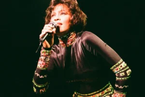 Espólio de Whitney Houston rebate Oprah Winfrey após fala sobre queda em palco