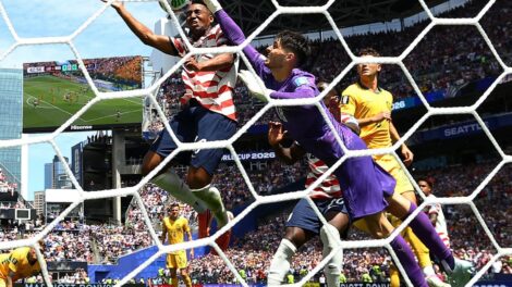 Estados Unidos bate a Austrália e fica perto da classificação