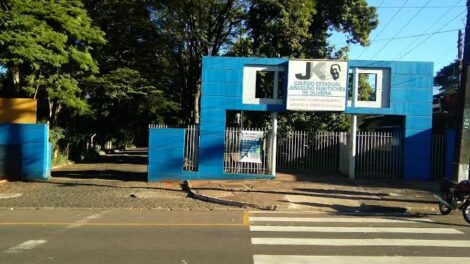 Estudante fica ferido após ser esfaqueado por colega durante intervalo em colégio de Maringá