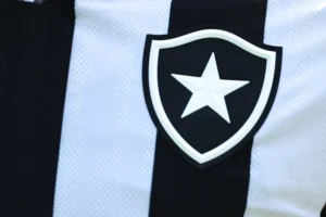 Fifa encerra transfer ban do Botafogo no caso Almada, e clube tem 5 punições
