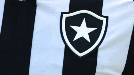 Fifa encerra transfer ban do Botafogo no caso Almada, e clube tem 5 punições