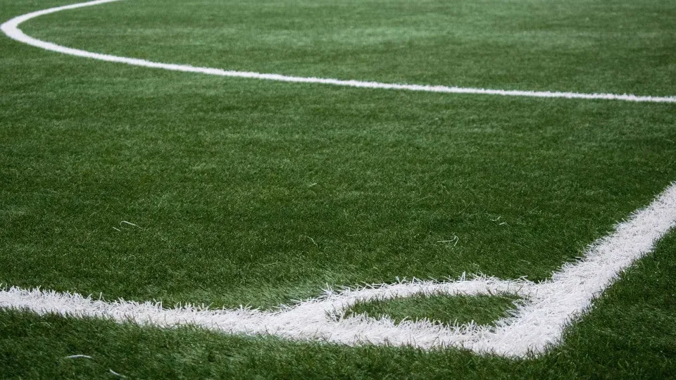 Fifa tira spray dos árbitros na Copa após batalha com inventor brasileiro