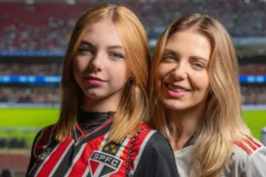 Filha de Sheila Mello brinca com fama da mãe em show de Matuê: 'Ninguém te conhece aqui'