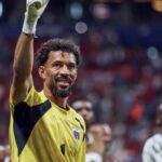 Goleiro Vozinha brilha contra a Espanha e vira destaque na Copa