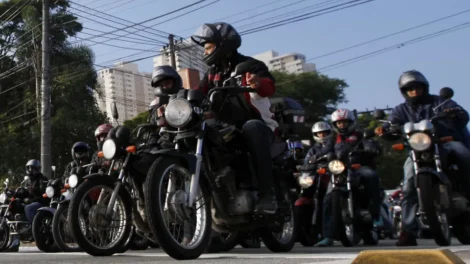 Governo prepara linha de crédito para motociclistas de aplicativos