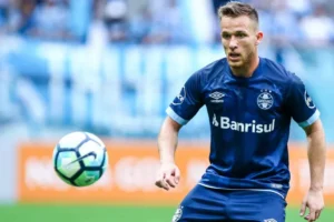 Grêmio não chega a acordo com a Juventus, e Arthur se despede do clube