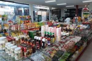 Há 25 anos vendendo produtos japoneses, equipe da Loja da Alice torce para o Japão nesta partida 