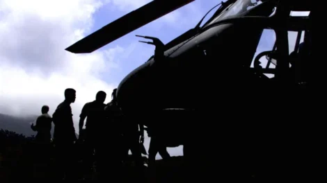 Helicóptero do Exército paquistanês cai e mata 22 militares