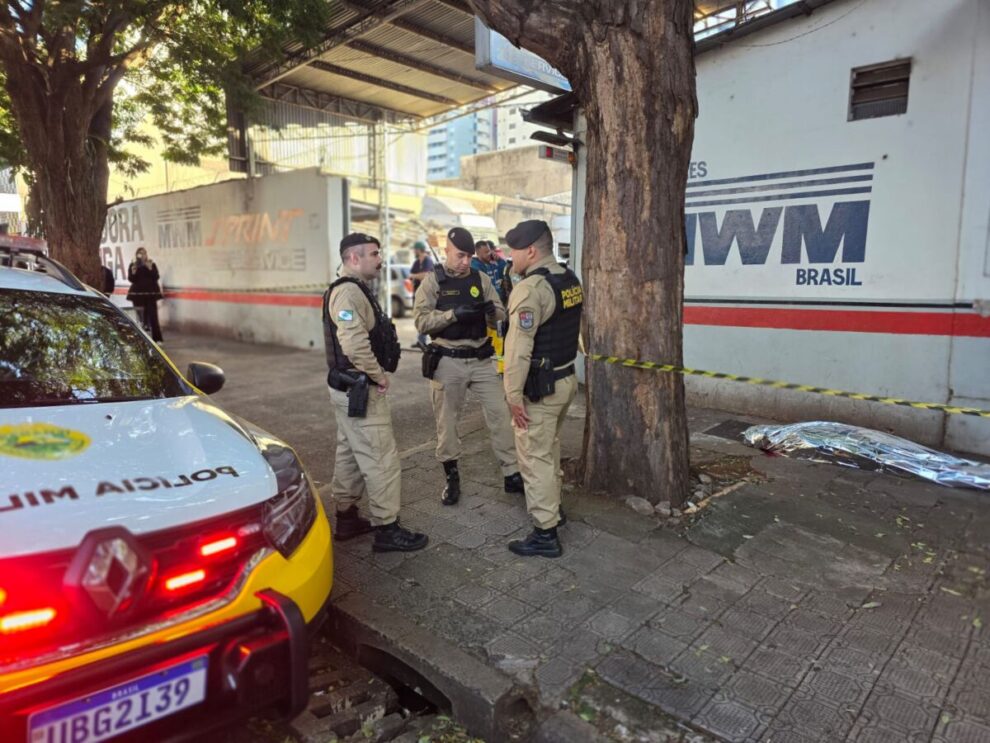 Homem é assassinado no centro de Maringá na manhã desta sexta-feira (19)