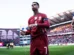 Já viu Cristiano Ronaldo bebendo água desta forma peculiar? Veja o motivo