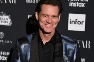 Jim Carrey negocia retorno para sequência do filme natalino 'O Grinch'