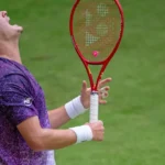 João Fonseca começa mal na grama e vai cair no ranking da ATP