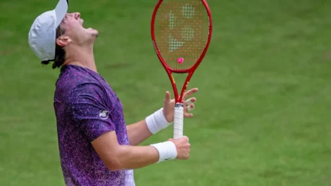 João Fonseca começa mal na grama e vai cair no ranking da ATP