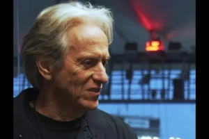 Jorge Jesus volta ao Maracanã, vê vitória do Fla e emociona torcedores