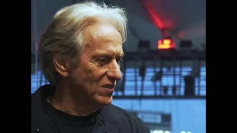 Jorge Jesus volta ao Maracanã, vê vitória do Fla e emociona torcedores