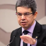 Justiça Eleitoral manda Randolfe suspender evento de pré-campanha no Amapá