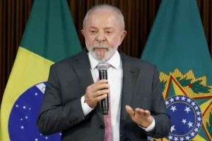 Lula diz que vai incluir defesa nacional em plano de governo: 'Está cheio de maluco no mundo'