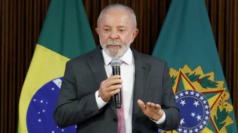 Lula diz que vai incluir defesa nacional em plano de governo: 'Está cheio de maluco no mundo'