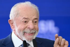 Lula espera renúncia de Jaques Wagner da liderança do governo, dizem aliados