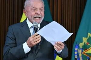 Lula sanciona lei que garante renovação automática da CNH