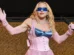 Madonna faz show surpresa na Times Square para lançar música e atrai multidão