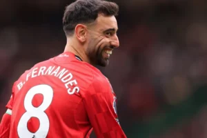 Manchester United 'quebra o cofre' para renovar com Bruno Fernandes