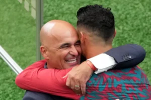 Martínez é detonado por 'bajular demais' CR7: "Embaraçoso..."
