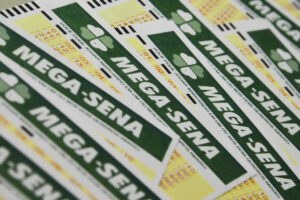 Mega-Sena acumula e prêmio principal vai para R$ 7 milhões