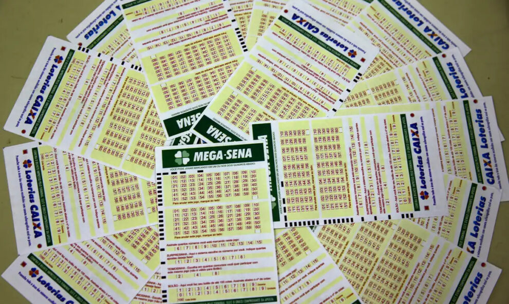 Mega-Sena acumula novamente e prêmio principal vai para R$ 42 milhões