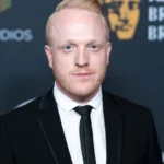 Morre o ator Owain Rhys Davies, de 'Twin Peaks' e 'The OA', aos 44 anos