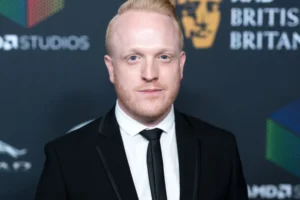 Morre o ator Owain Rhys Davies, de 'Twin Peaks' e 'The OA', aos 44 anos