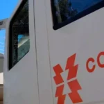 Motorista perde controle de caminhão, derruba poste e poderá arcar com prejuízo de R$ 5,5 mil