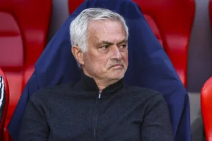 Mourinho quebra o silêncio: "Amo o Real Madrid, por isso é que vou volto"