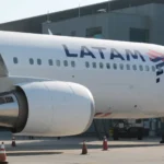 Mulher que morreu após cair de escada de avião ia ao aniversário da filha