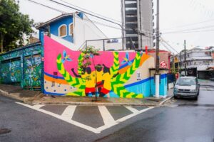 Mural em SP celebra futebol feminino um ano antes da Copa no Brasil