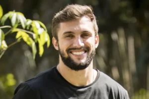 'Não paguei porque estava no BBB', relembra Arthur Picoli sobre cartão bloqueado