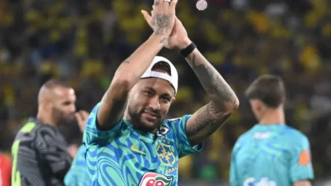 Neymar fica de fora de amistoso contra o Egito para seguir tratamento