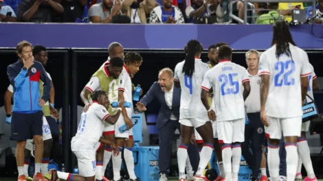 Nova regra da Fifa elimina cinco seleções antes da última rodada