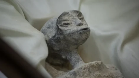 O que aconteceu com os corpos alienígenas encontrados no México?