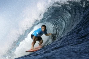 Os maiores surfistas do mundo e os brasileiros surpreendem