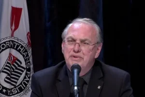 Osmar Stabile é alvo de novo pedido de impeachment no Corinthians