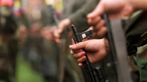 PF prende suspeito de fornecer fuzis AK-47 ao Comando Vermelho que estava no Suriname