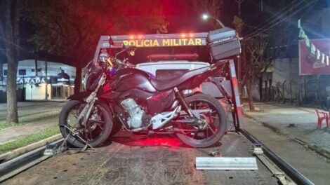 PM apreende drogas e motocicleta após perseguição em Maringá
