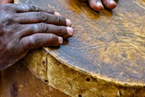 PM apreende tambores em terreiro no AM, e sacerdote denuncia preconceito