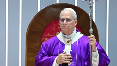 Papa diz que abusos sexuais representam praga para a Igreja e cobra reparação