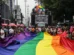 Parada LGBT+ reforça distância da direita e contrasta com Marcha para Jesus
