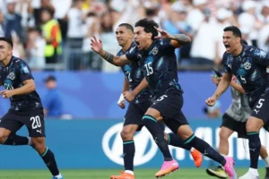 Paraguai acaba com sonho do penta da Alemanha e avança na Copa